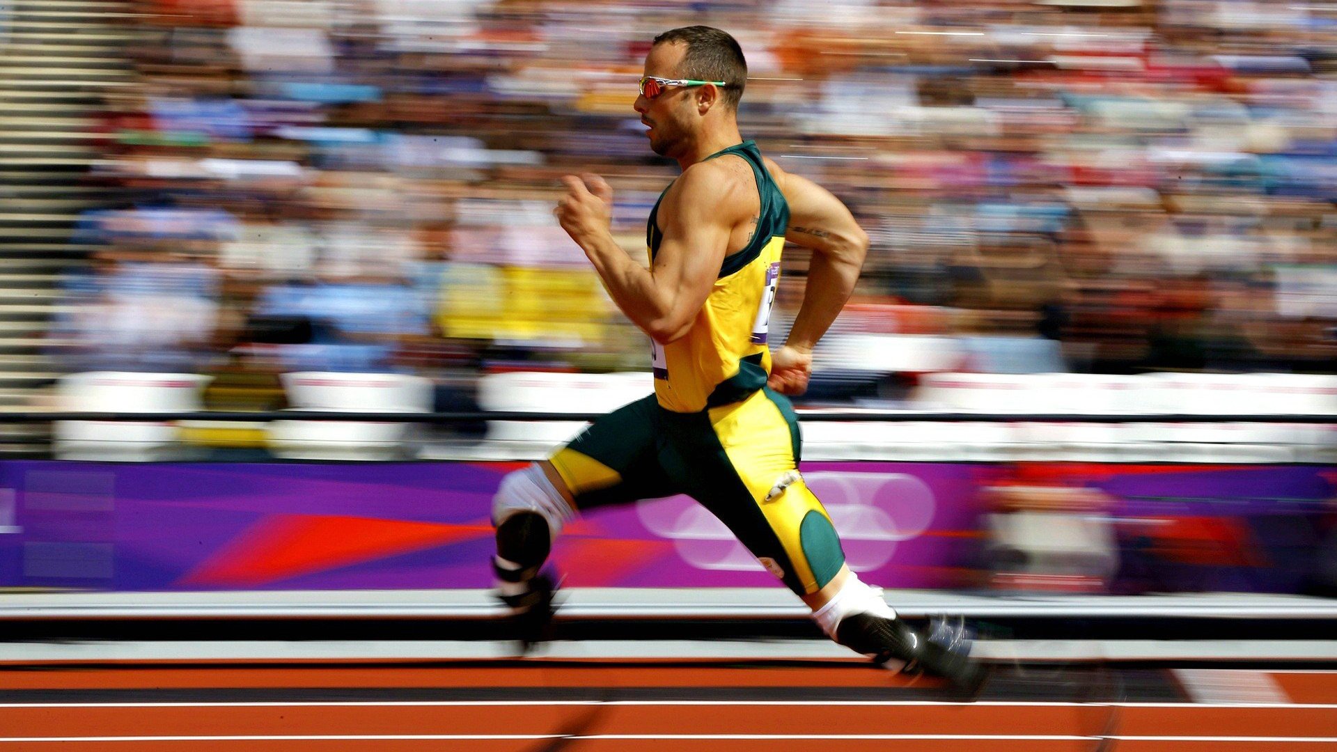 开云体育官网-F1街道赛焦点战，拜仁狂胜亚特兰大，速度与激情，在引擎轰鸣与绿茵呼啸间交响